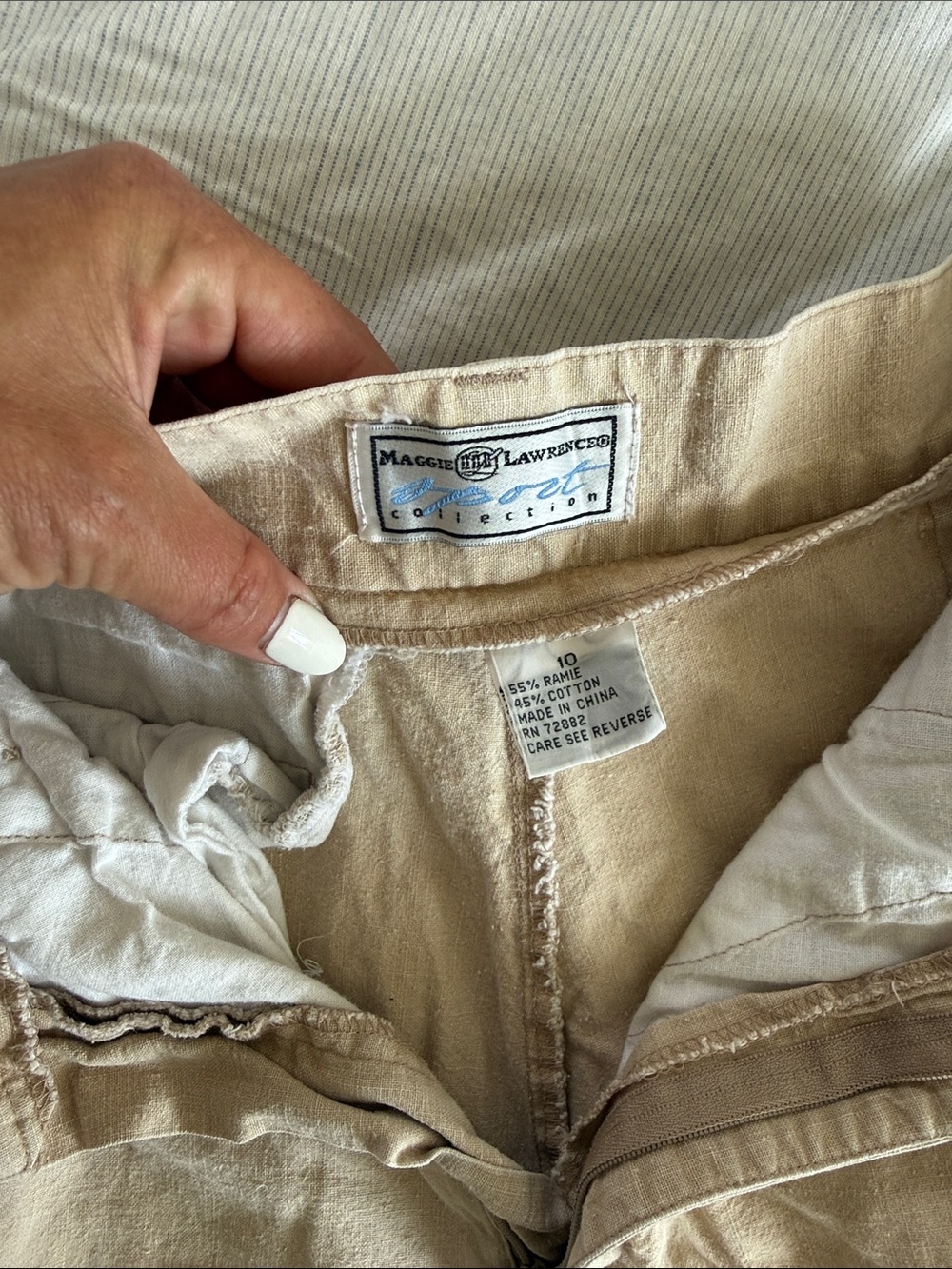 Beige Woman’s butter mom 90s high waist Pleated kahki Bermuda long Shorts - Picture 2 of 6